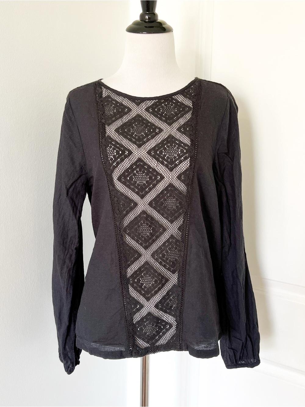 Roxy Black Long Sleeve Lace-Front Tee - M